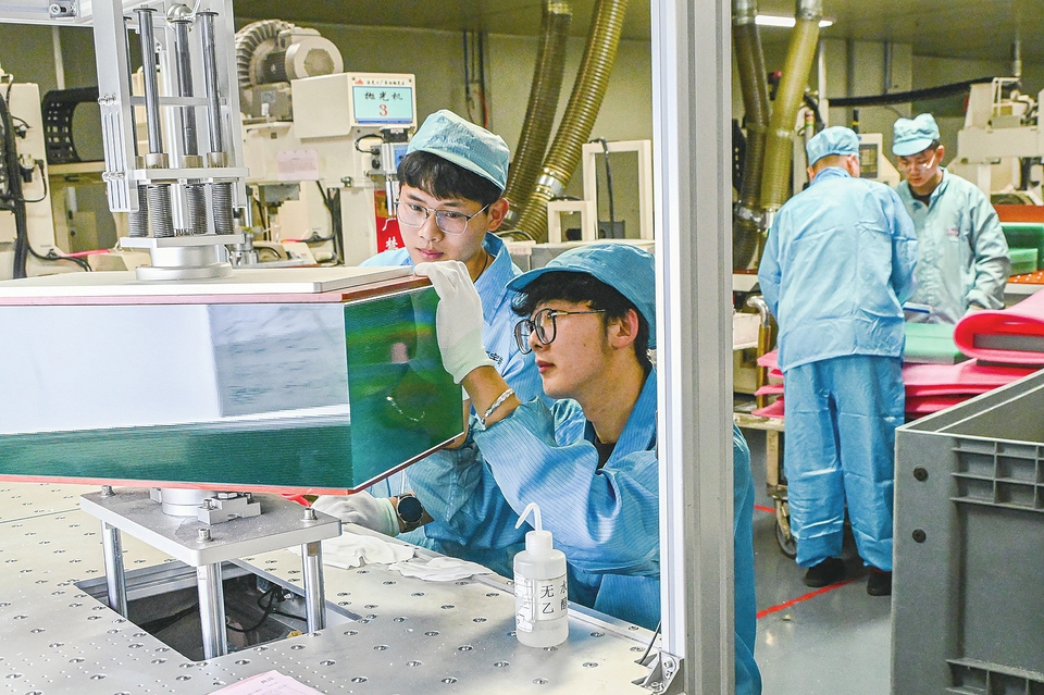 以技术创新为引擎，宇皓新材料领航光学产业新未来